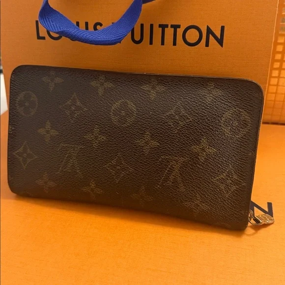 Authentic Louis Vuitton long wallet broken zipper - Picture 4 of 15